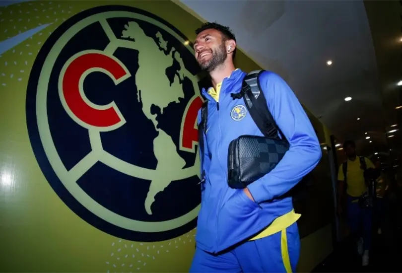 Tras la decisi&oacute;n de Miguel Lay&uacute;n de retirarse como futbolista profesional, as&iacute; reaccionaron los aficionados en redes sociales.