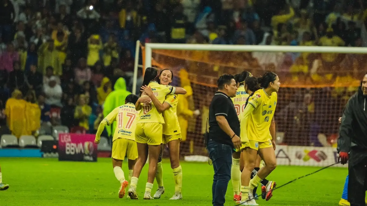 Esta victoria fue aprovecha por los aficionados de las Águilas para burlarse del equipo varonil, que lleva varios años sin ser campeón.