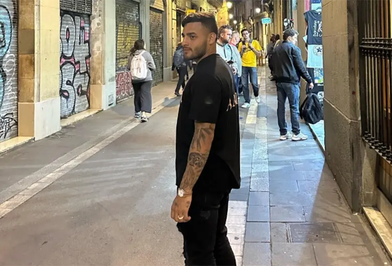 Esto es lo que visti&oacute; Alexis Vega en el TikTok que se volvi&oacute; viral, fue durante su vacaciones en Barcelona.