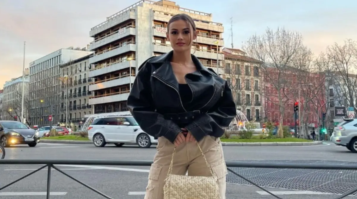 Nadia tiene 23 años y durante toda su vida ha estado en España, hoy en día particularmente en Madrid, donde estudió, acude a eventos y también es influencer.