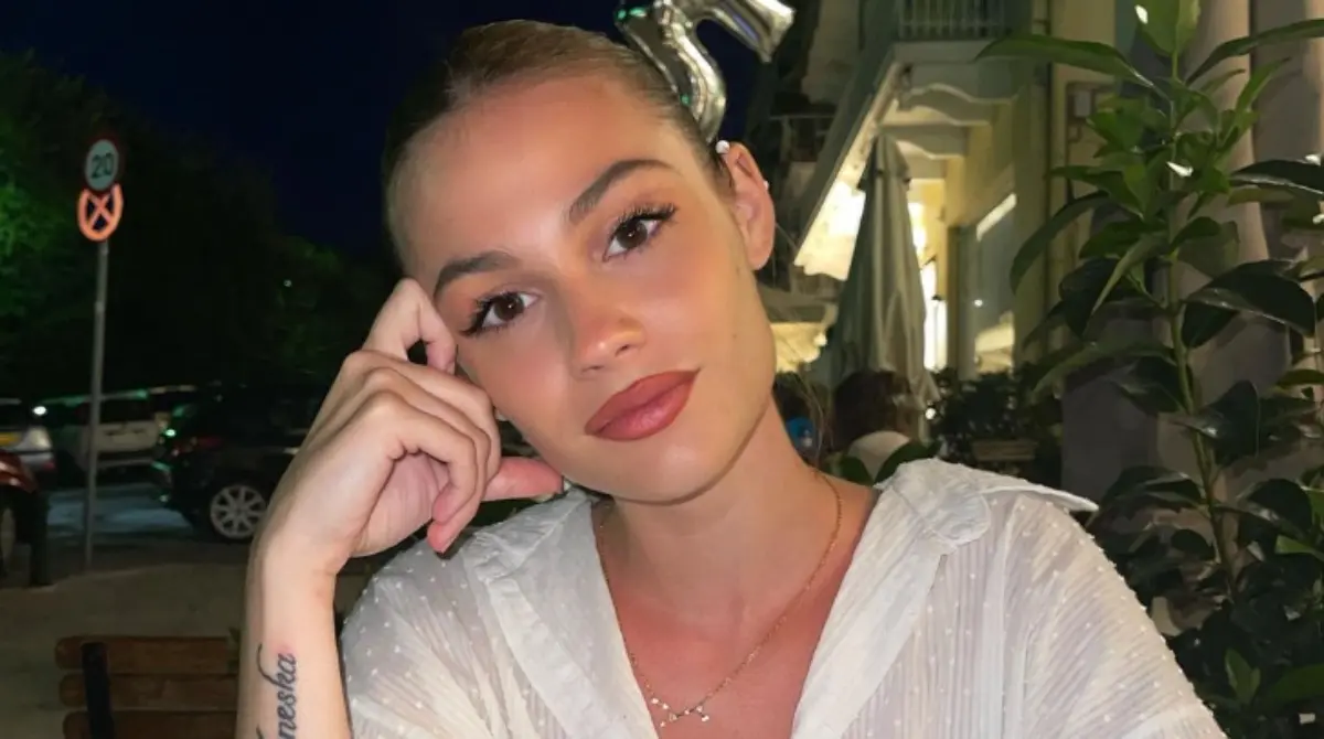 Nadia Jémez es una joven que desde pequeña supo lo que era involucrarse en el mundo del futbol, gracias a su papá Paco Jémez, y también es hija de la modelo Vaneska Rocha.