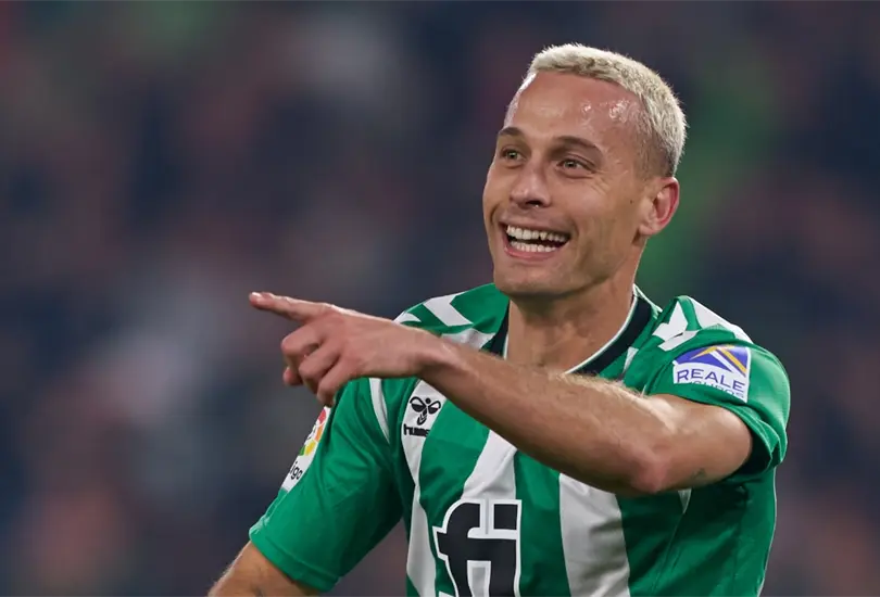 Sergio Canales seguir&iacute;a en el radar de Rayados y estar&iacute;an dispuestos a pagar una cifra r&eacute;cord por su fichaje