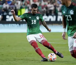 &iexcl;Igual que vs Arabia! El golazo de Luis Ch&aacute;vez que pone a M&eacute;xico cerca de la Final de Copa Oro