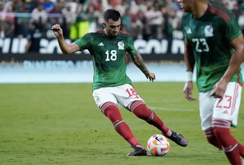 Luis Ch&aacute;vez hizo otro gol de tiro libre como contra Jamaica.