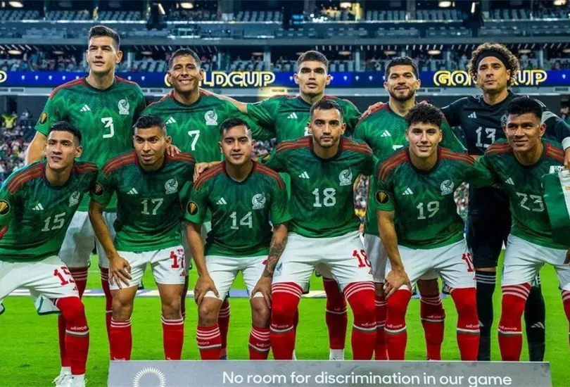 Un futbolista no dud&oacute; en burlarse del combinado azteca y ahora reci&eacute;n lo despidieron de su equipo.