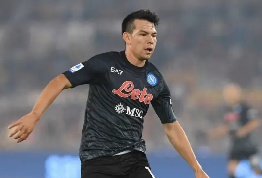 Hirving Lozano ha sido amenazado por no renovar con el Napoli.