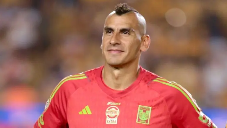 Nahuel Guzmán se robó los reflectores por sus trucos de magia - Archivo Referee
