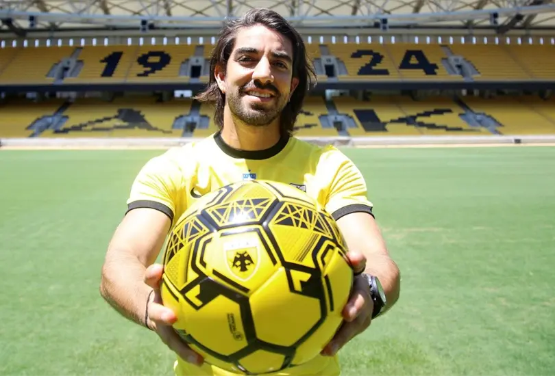 Orbel&iacute;n Pineda fue presentado como nuevo jugador del AEK Atenas