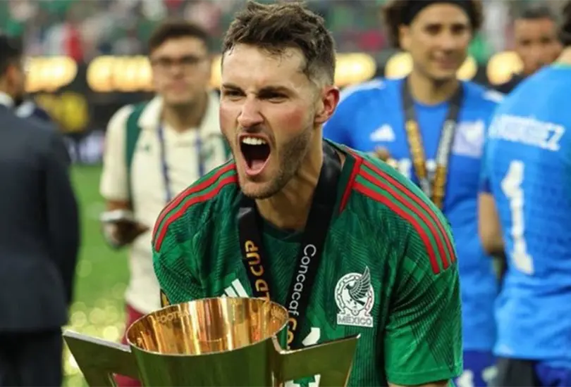 Santiago Gim&eacute;nez se habr&iacute;a ganado nuevos apodos por parte de la afici&oacute;n despu&eacute;s de que gan&oacute; la Copa Oro con la Selecci&oacute;n Mexicana.