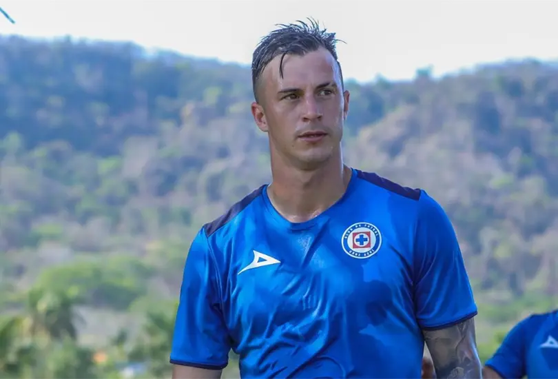 Augusto Lotti podr&iacute;a salir del Cruz Azul