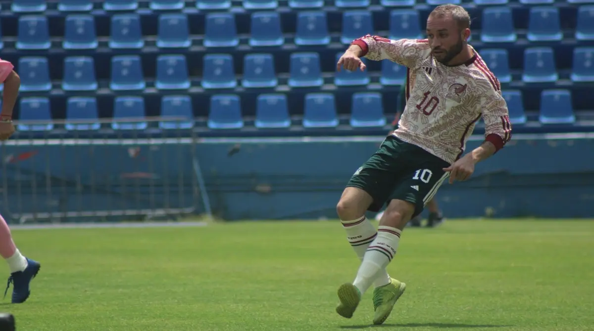 A pesar de que los creadores de contenido estaban mostrando sus mejores propuestas en la cancha, competir contra la calidad de exprofesionales no fue nada fácil, pero uno de los más destacados dentro del terreno fue Moyo. 