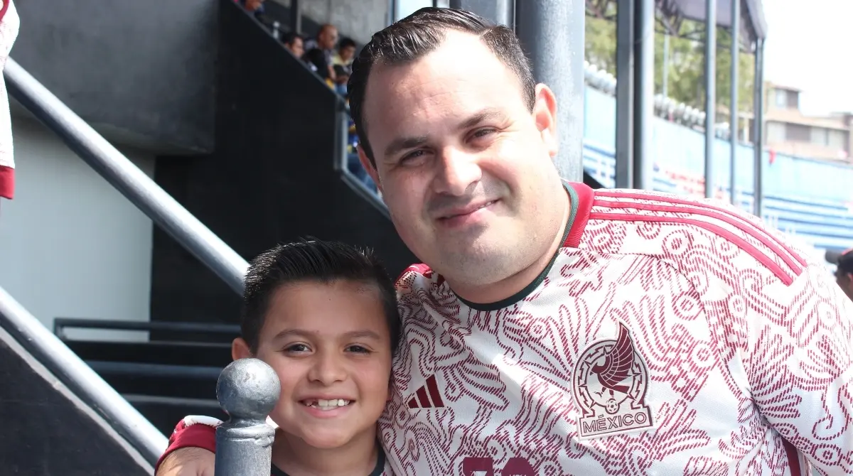 Él es Gansito Riquelme, el organizador de este partido y también quien tuvo la iniciativa de crear un equipo de TikTokers oficial. Lo acompañó toda su familia.