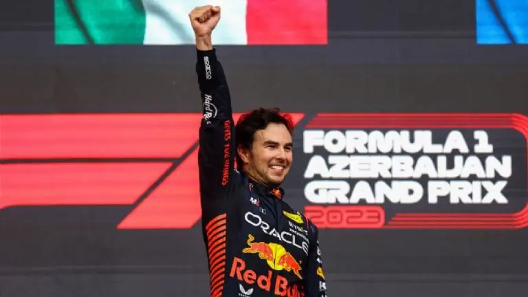 Checo Pérez tiene contrato con Red Bull hasta el 2024 - Archivo Referee