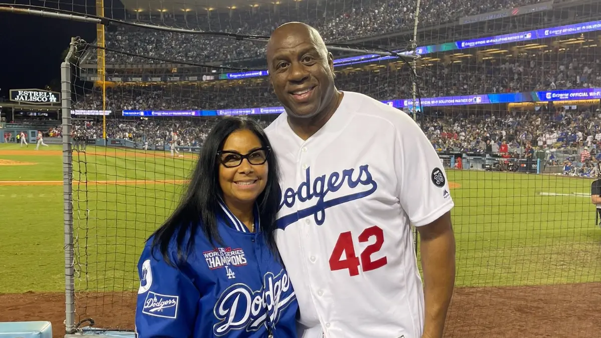 Con esos ingresos, la leyenda pudo aportar dinero para ser parte del grupo que compró a los Dodgers de Los Ángeles, de las Grandes Ligas, en 2012 y fue uno de los fundadores del LAFC, de la MLS, en 2014. 