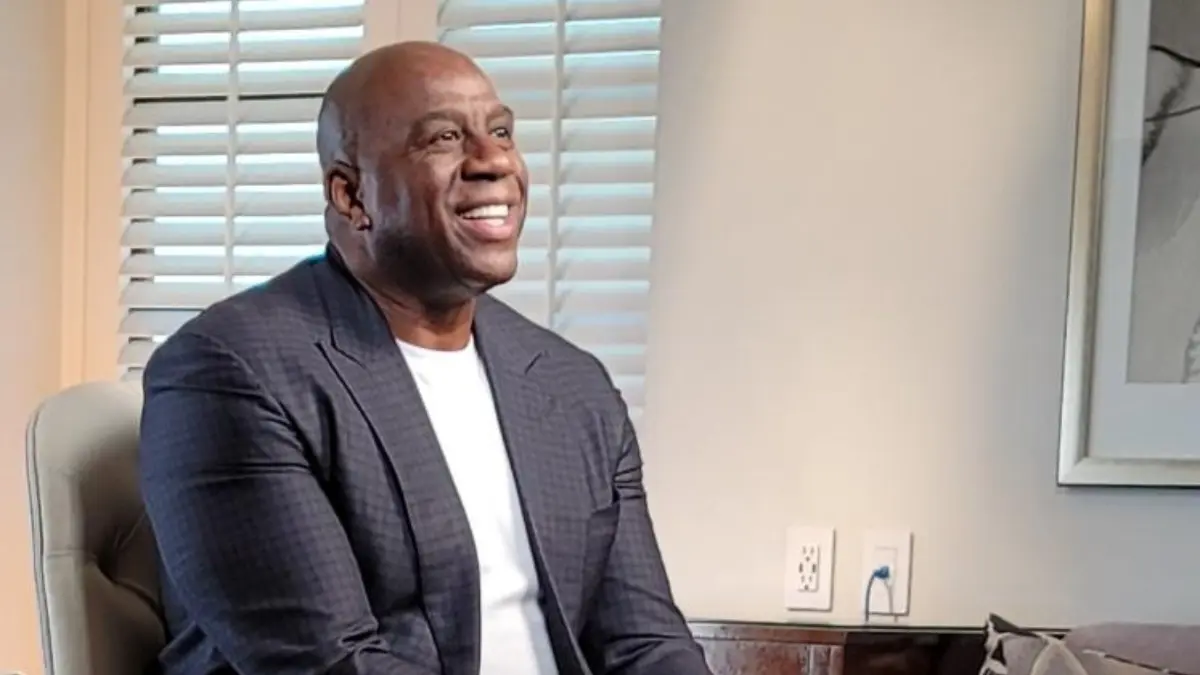 FUNDACIÓN DE SU EMPRESA: La leyenda de la NBA lanzó su propia compañía, Empresas Magic Johnson, en 1987 y con esta es la que ha hecho varias de sus inversiones, además que lo ha ayudado a aprender lecciones.