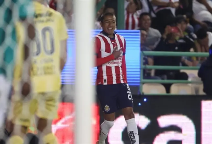 Las Chivas sumaron sus primeros tres puntos del Apertura 2023 tras vencer a Le&oacute;n gracias a Yael Padilla que anot&oacute; en su debut.