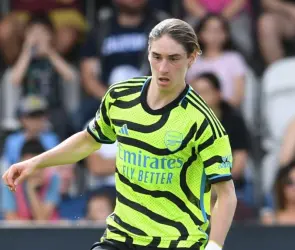 ¿Sigue Marcelo Flores en sus planes? DT del Arsenal revela cuál es el futuro del mexicano