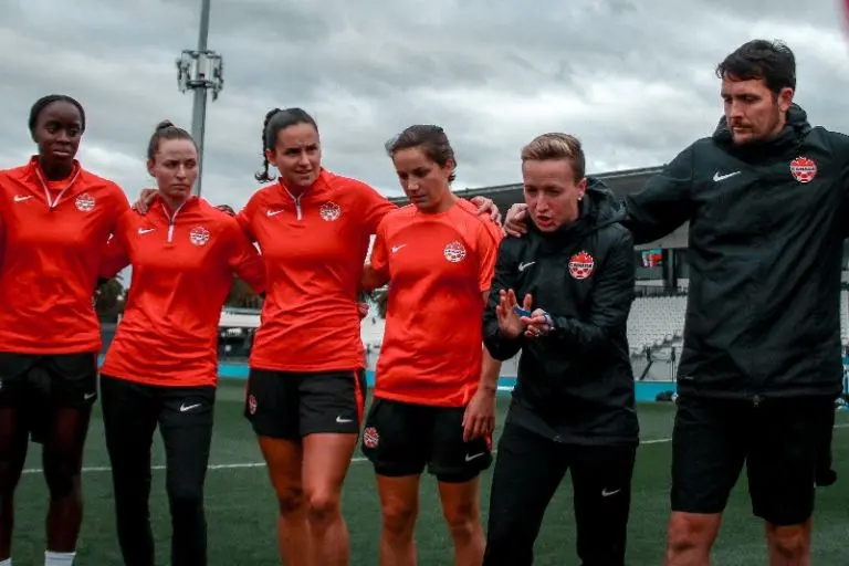 La Selección de Canadá femenil fue la primera campeona olímpica en quedar fuera de la fase de grupos de un Mundial - Twitter @CANWNT