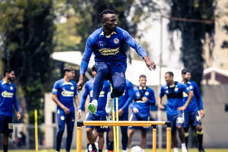 Quiñones en su primer entrenamiento con América - @clubamerica