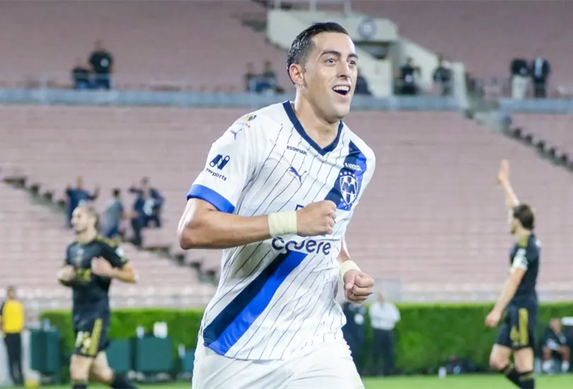 El delantero mexicano saldría de su club sólo si los interesados le llegan al alto precio que le puso Monterrey. El delantero mexicano saldría de su club sólo si los interesados le llegan al alto precio que le puso Monterrey.