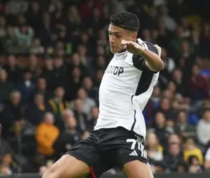 Raúl Jiménez debuta como titular en victoria del Fulham y casi hace un GOLAZO (VIDEO)