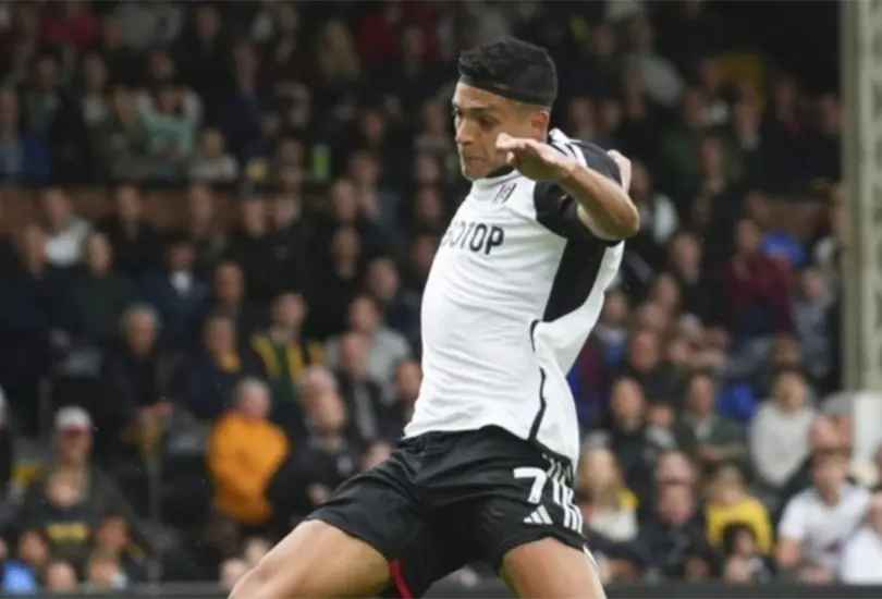 Ra&uacute;l Jim&eacute;nez tuvo su debut oficial con el Fulham en la victoria ante el Everton donde casi hace un golazo. 