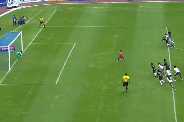 Karla Morales cobró el penal que le dio el empate a Puebla Femenil en su partido ante Pumas - Captura