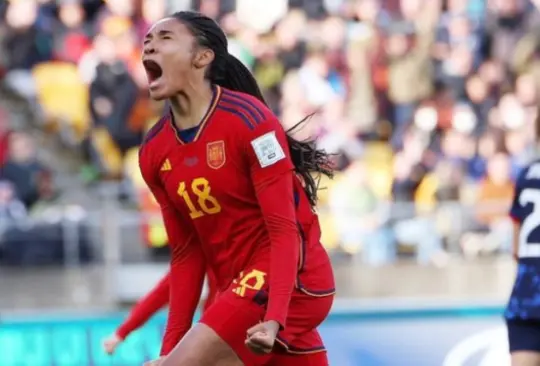 Se ha convertido en e ícono y la heroína de España en el Mundial Femenil 2023, pero Salma Paralluelo es una chica de 19 años que llegó para marcar época.