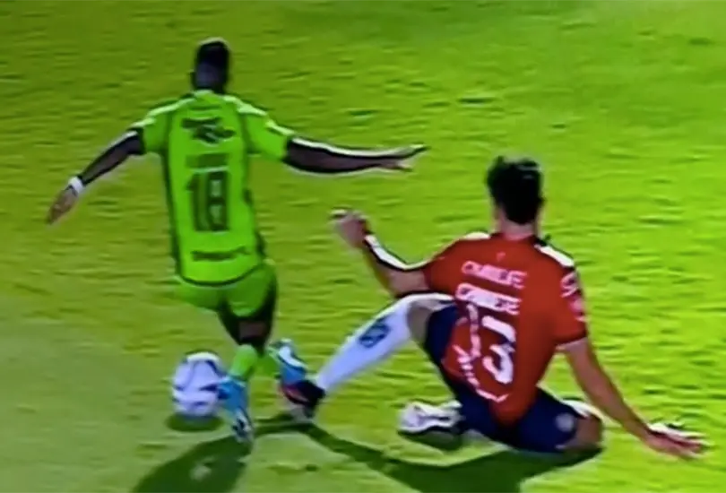 El Ju&aacute;rez vs Chivas estuvo marcado por la pol&eacute;mica.