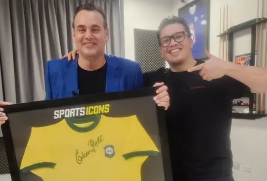 Se reveló el precio de la playera de Brasil autografiada por Pelé que Franco Escamilla le regaló a David Faitelson.