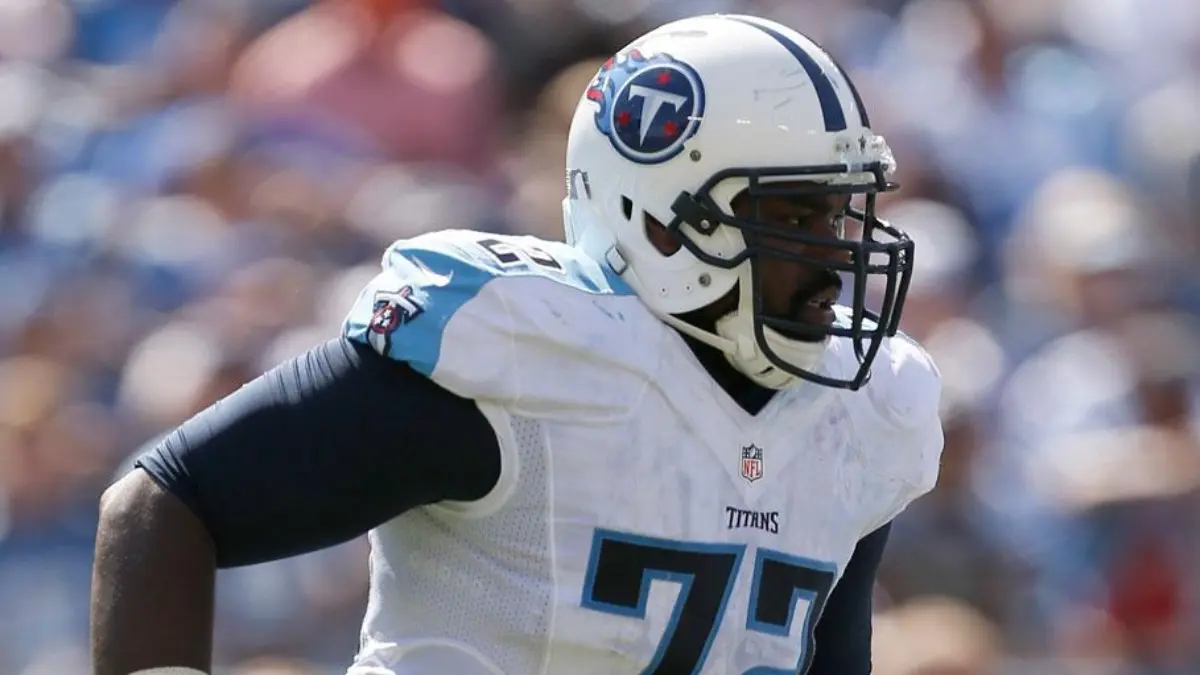 Firm&oacute; con los Tennessee Titans previo a la temporada 2014, pero no termin&oacute; su primer a&ntilde;o por una lesi&oacute;n en su pie, adem&aacute;s que no tuvo el rendimiento esperado.