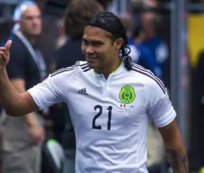 ¿Cómo le hace? Gullit Peña recibe ofertas desde Arabia Saudita y hasta de España