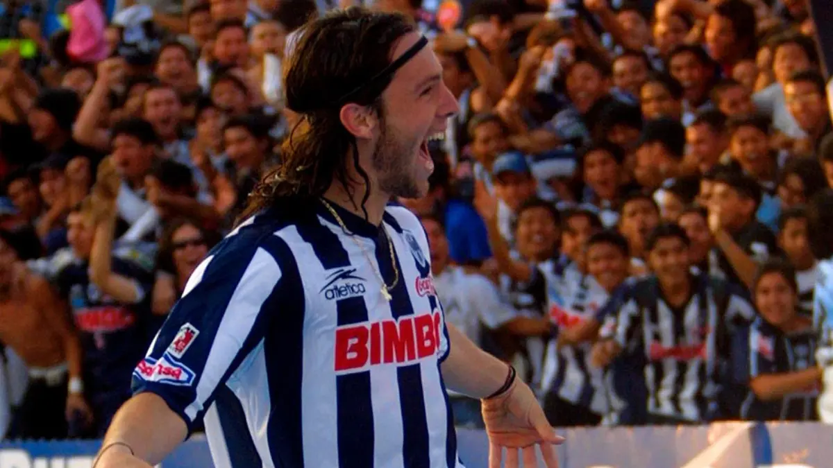 ANTONIO DE NIGRIS: Toño nació el 1 de abril de 1978 en Monterrey, Nuevo León y tardó mucho en debutar en la Liga MX, pero se afianzó rápido. 