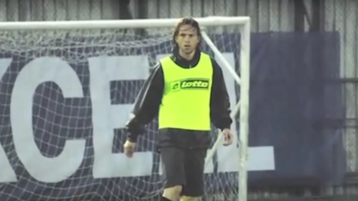 ´Tano´ falleció el 16 de noviembre de 2009 por un paro cardíaco cuando vivía en Larisa, Grecia; se reveló después que tenía un problema genético en el corazón. 