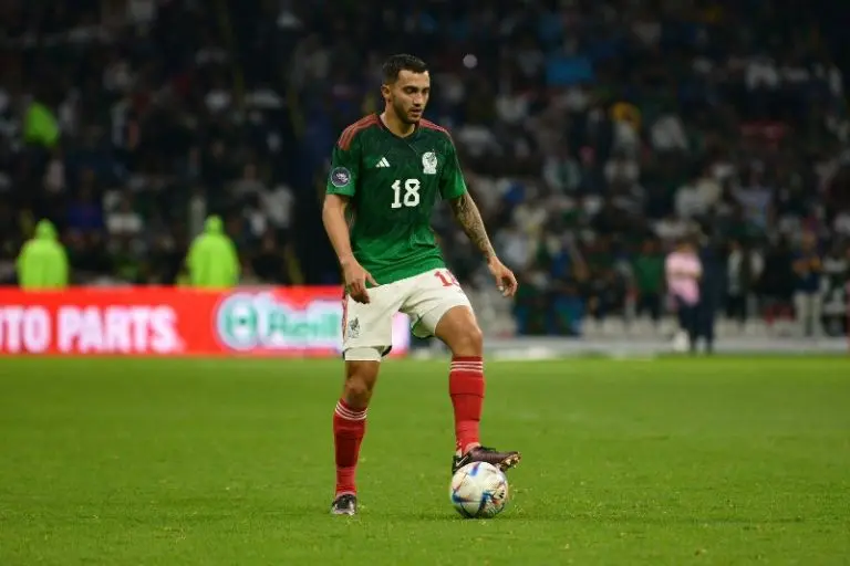 Luis Chávez ya llegó a Rusia para incorporarse al Dinamo Moscú - Twitter @miseleccionmx