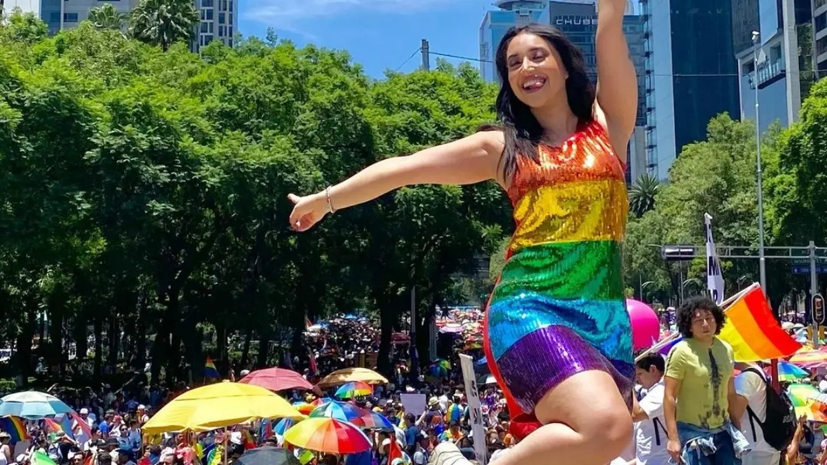 Es aficionada de los deportes, sin embargo la vida la llevó a presentar noticias, principalmente, del espectáculo.