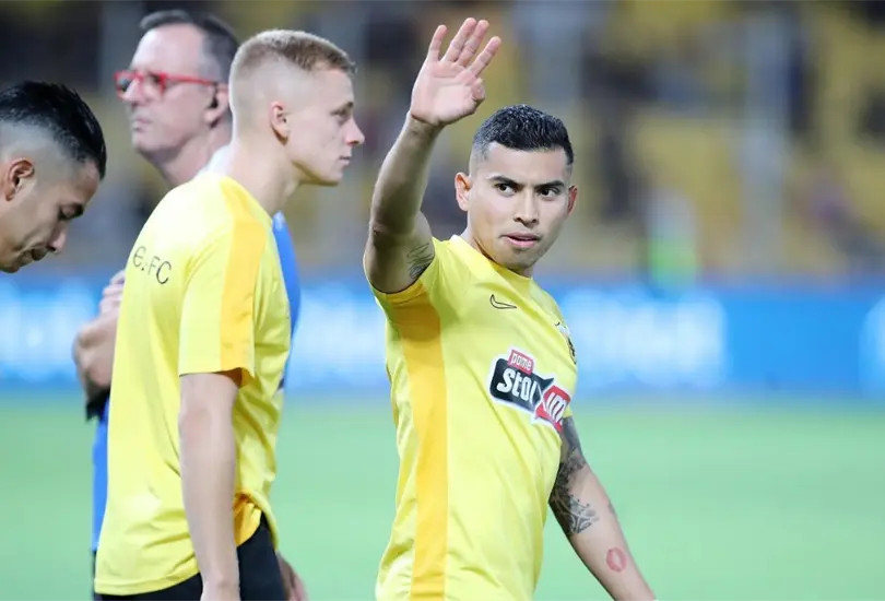 Orbel&iacute;n Pineda y el AEK Atenas se jugar&aacute;n el pase a la fase de grupos de la Champions League