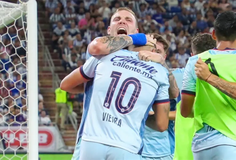 Cruz Azul consiguió su primera victoria en el Apertura 2023 y además le quitó el invicto a Rayados tras tener errores defensivos. Cruz Azul consiguió su primera victoria en el Apertura 2023 y además le quitó el invicto a Rayados tras tener errores defensivos.
