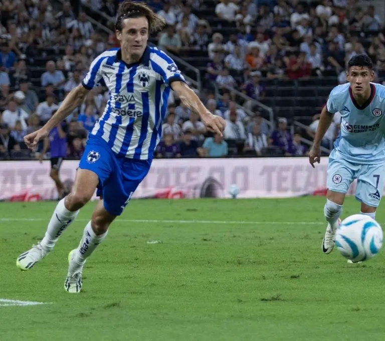 Cruz Azul tuvo la oportunidad de aumentar su ventaja. <br>@Rayados