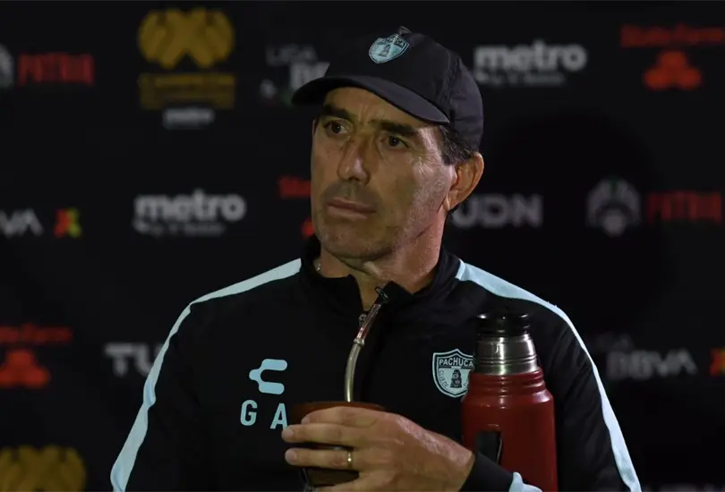 Guillermo Almada qued&oacute; molesto con la eliminaci&oacute;n de Pachuca en la Leagues Cup 2023