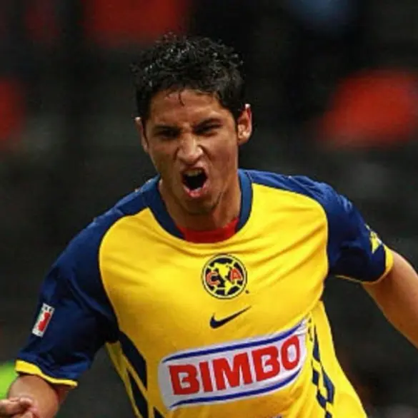 América confirma el fichaje de Ángel Reyna