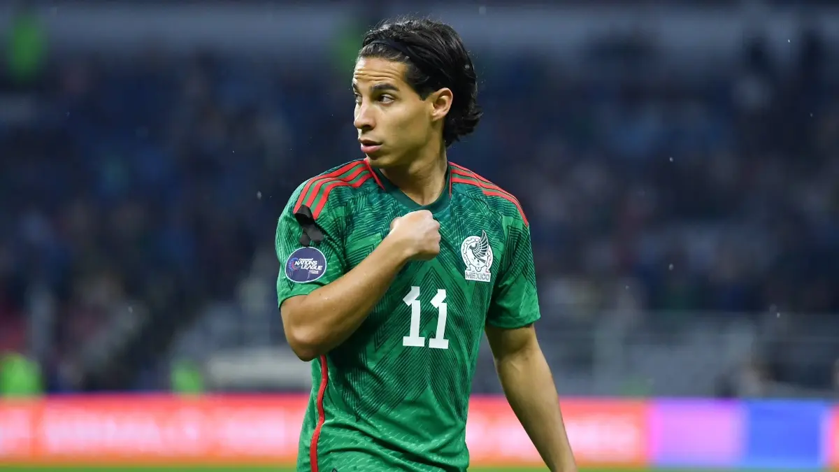 DIEGO LAINEZ: El comunicador llamó ´Factor´ al delantero por sus actuaciones en la Selección Mexicana, ya que le daba otra cara al combinado cuando entraba de cambio. 