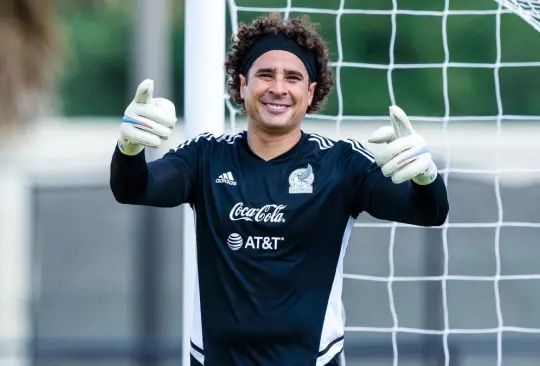 La FIFA reconoció a Guillermo Ochoa como uno de los mejores jugadores del mundo pese a las críticas que recibe.