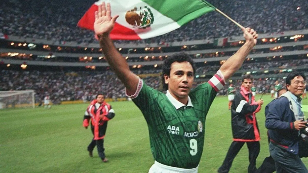 HUGO SÁNCHEZ: En una plática con la leyenda del futbol azteca, Martinoli le reveló que le dice el ´Maradona de los mexicanos´ por el impacto que tuvo debido a su exitoso paso en el Real Madrid. 