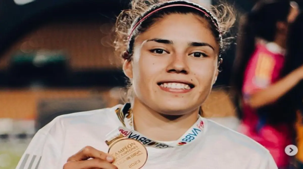 Pocas son las afortunadas que pueden decir que han levantado todos los títulos de Las Amazonas desde la creación del torneo femenil en el país, y ya son cinco los que Ovalle suma: Clausura 2018, Clausura 2020, Guardianes 2020, Clausura 2021 y Apertura 2023. 