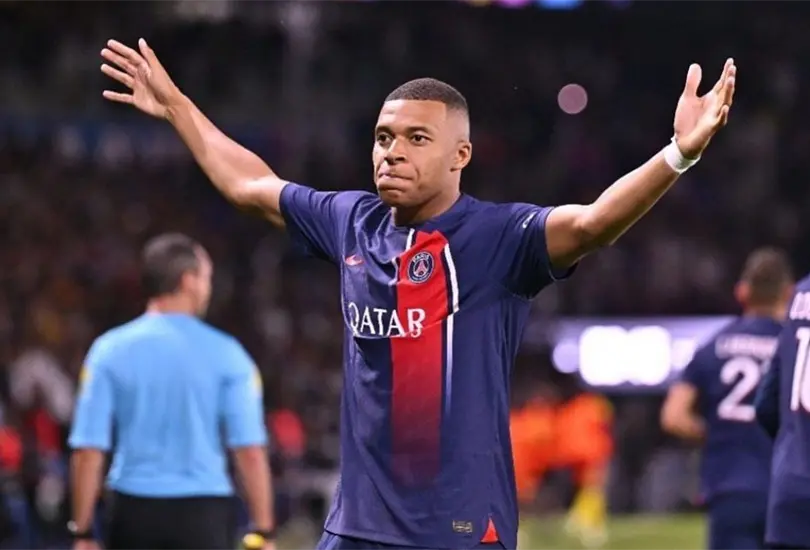 El futbolista ya habría comunicado su decisión al equipo parisino sobre qué pasará con él en el futuro. El futbolista ya habría comunicado su decisión al equipo parisino sobre qué pasará con él en el futuro.