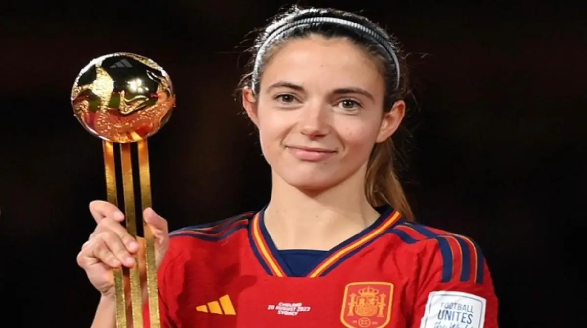La jugadora mundialista se llevó el premio a la mejor jugadora del torneo luego del Mundial 2023 en Australia y Nueva Zelanda, por lo que la de Barcelona levantó dos trofeos.