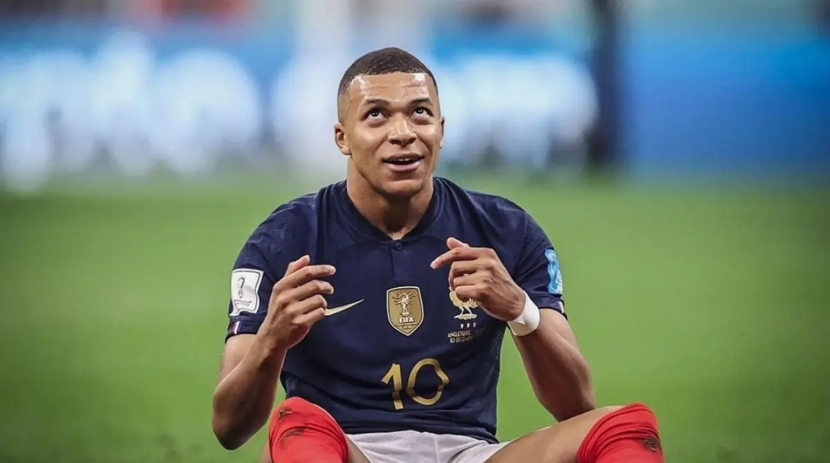 3. En el podio de los atletas mejor pagados del mundo se puede ver a Kylian Mbappé, quien con todos los ingresos que ha obtenido con el PSG presume un salario de 120 millones de dólares.