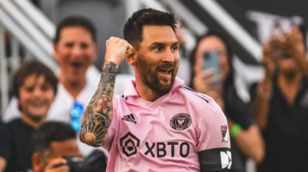 2. A pesar de que su llegada a la MLS sería sinónimo de ser el deportista mejor pagado del mundo, la realidad es que la cifra de Lionel Messi se quedó corta. El argentino gana año tras año 130 millones de dólares.