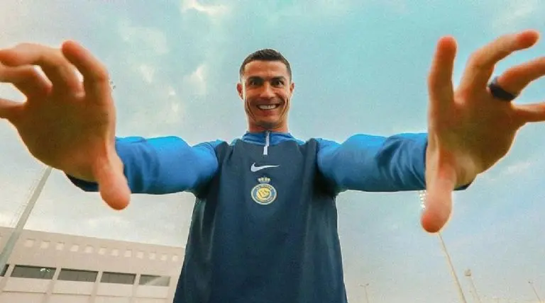 Cristiano Ronaldo finalmente fue sancionado por los árabes<br>@alnassr